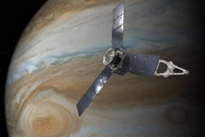 El concepto del artista de la nave espacial Juno a J�piter.  Cr�dito: NASA / JPL-Caltech